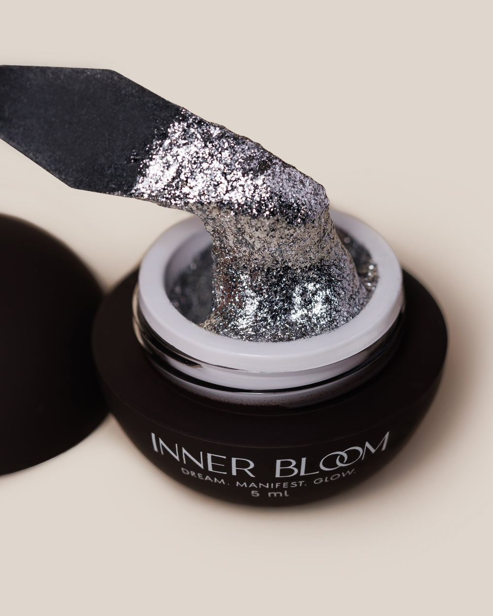 Gel Cosmic Art Fairy Dust Silver 5 ml – textura pe spatulă